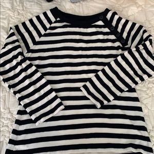 Apostrophe Light Sweater